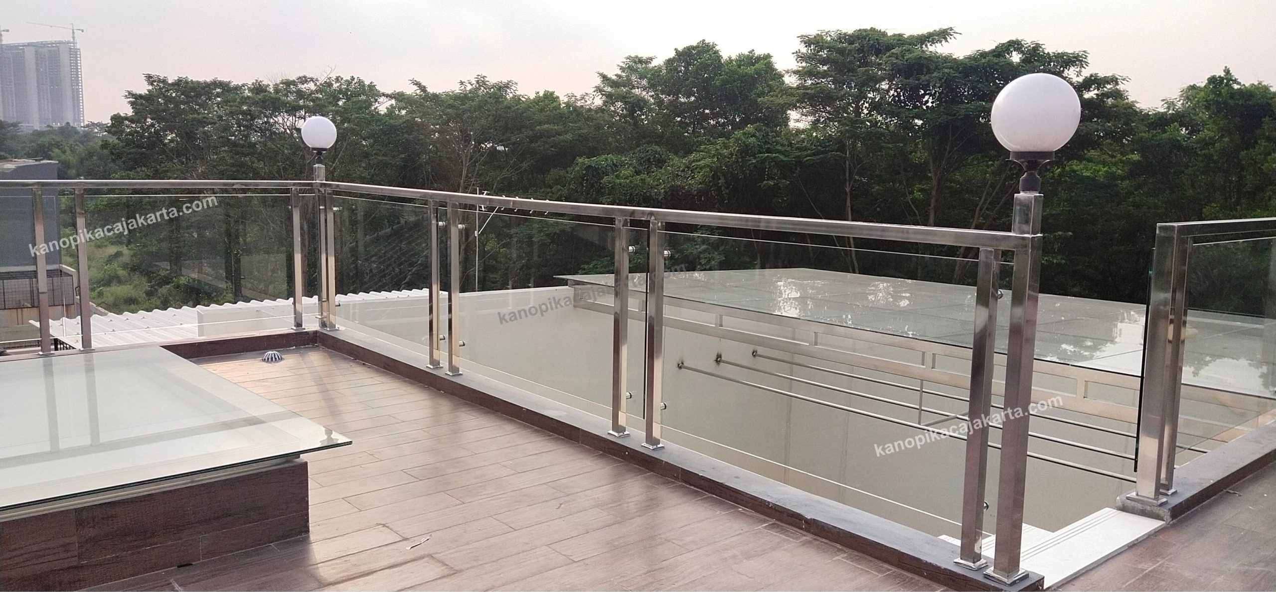 Harga Railing Tangga Kaca Serpong