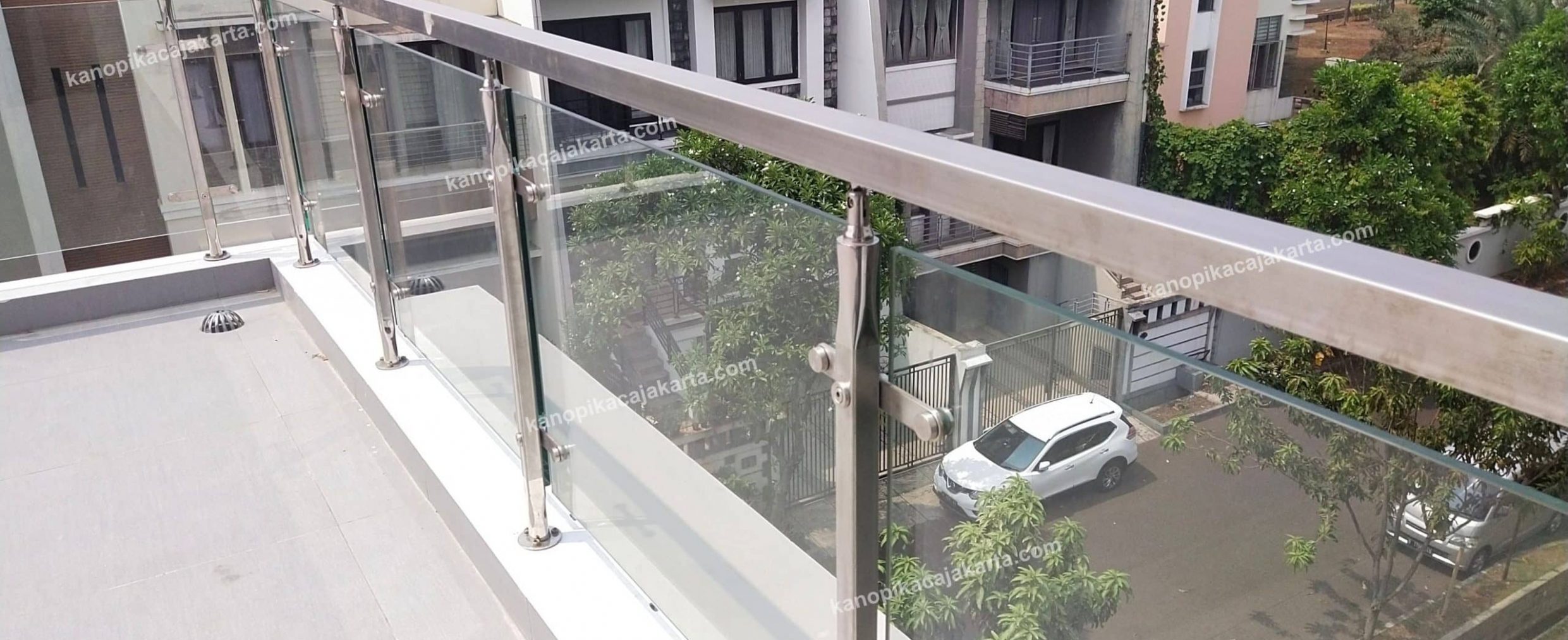 Railing Balkon Stainless Kaca Puri Kembangan