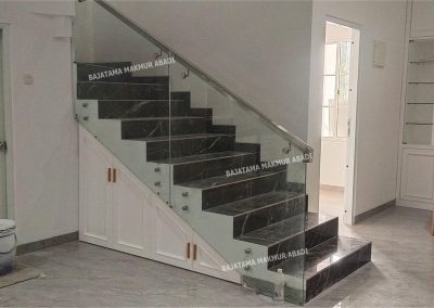 Railing Tangga Kaca Pluit